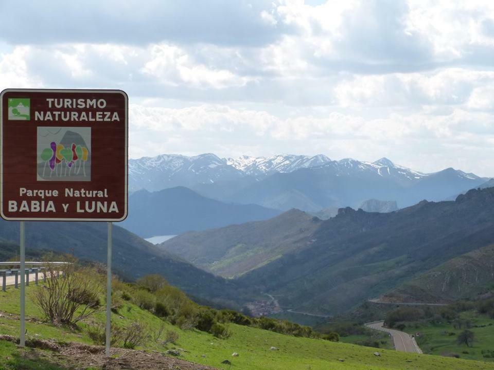 Hostal La Collada De Aralla Aralla de Luna Buitenkant foto